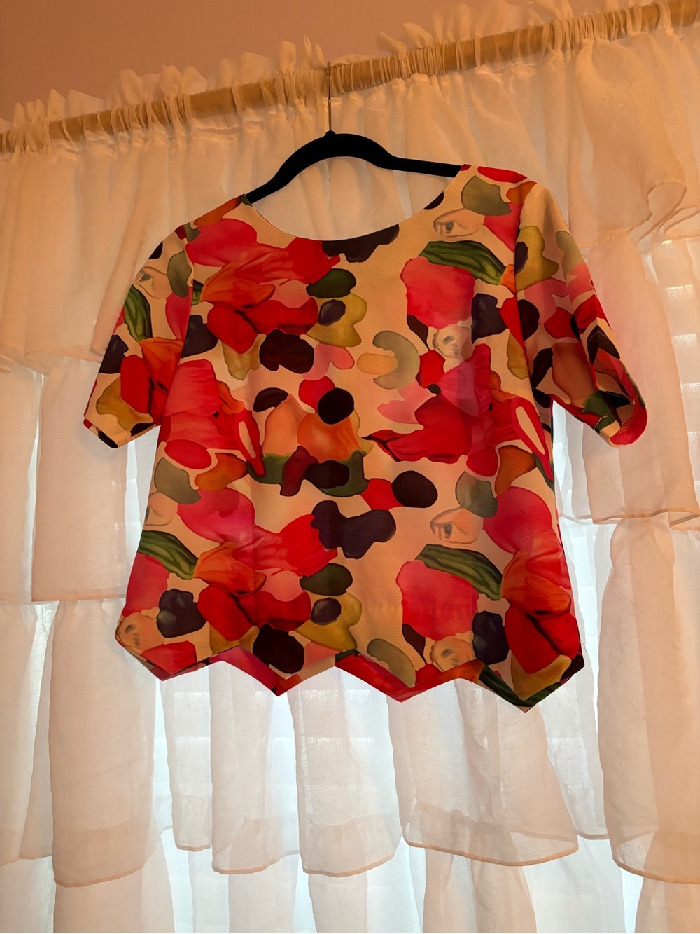 Abstract Floral Short Sleeve Top in Red & Pink